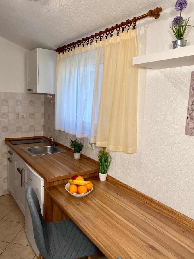Guest House Renata Plomin Extérieur photo