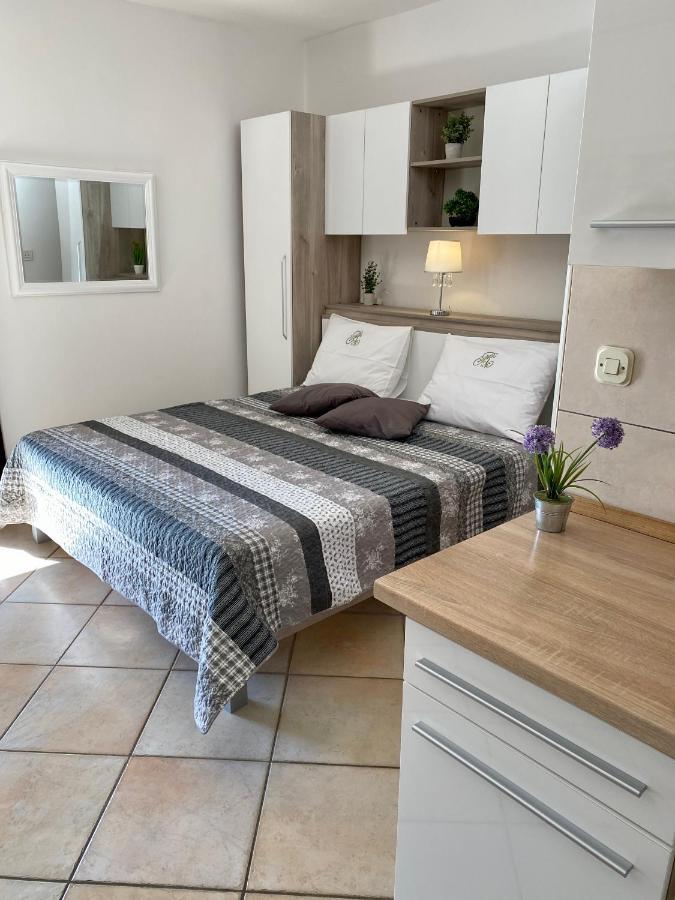 Guest House Renata Plomin Extérieur photo