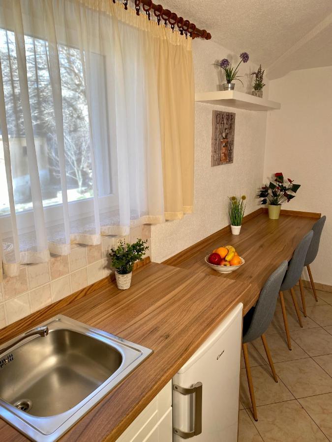 Guest House Renata Plomin Extérieur photo