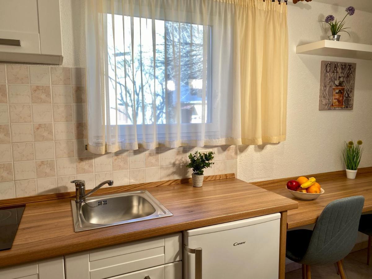 Guest House Renata Plomin Extérieur photo