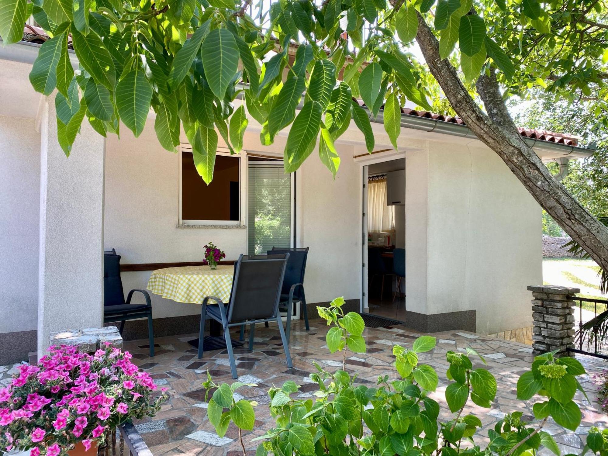 Guest House Renata Plomin Extérieur photo