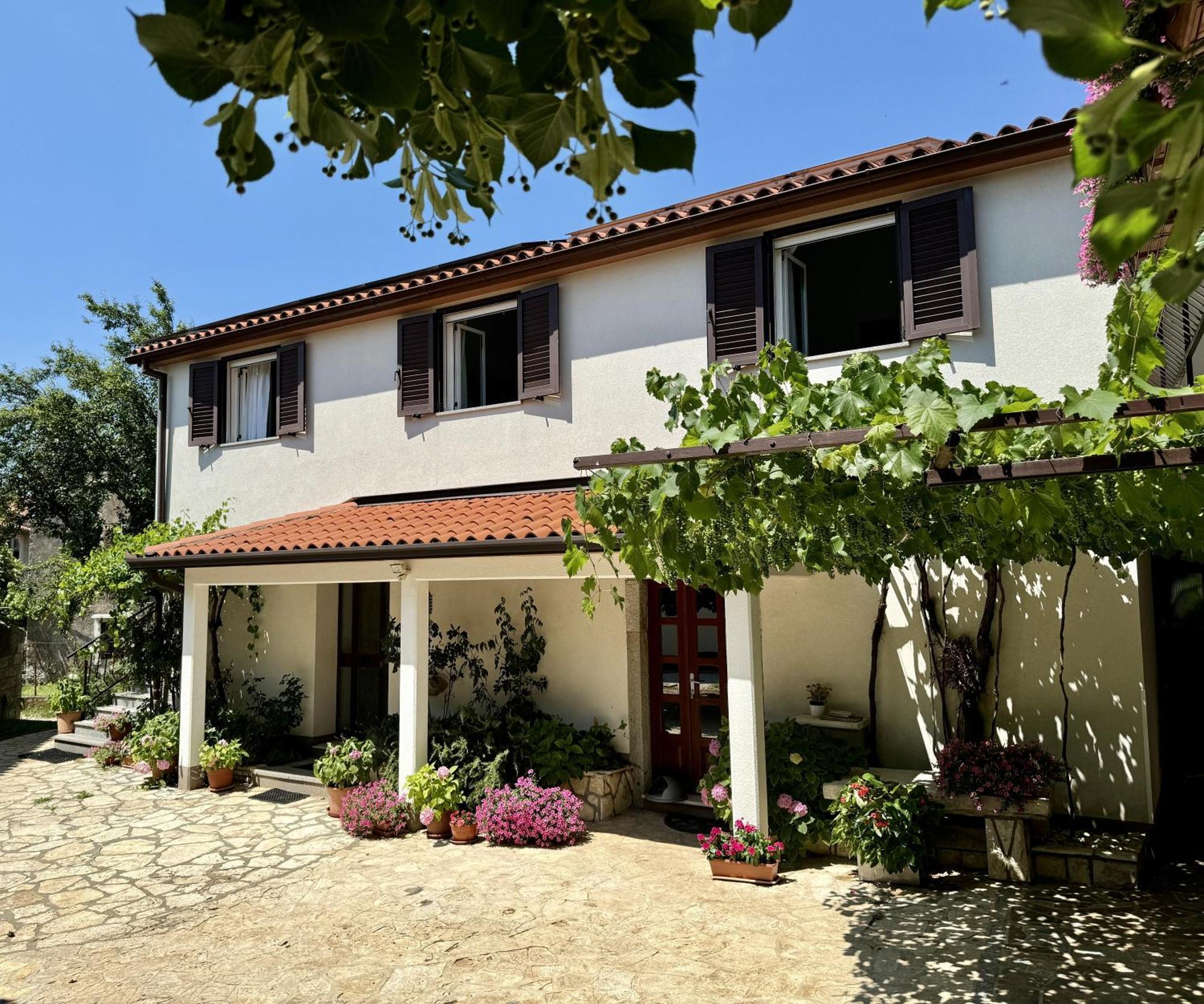 Guest House Renata Plomin Extérieur photo