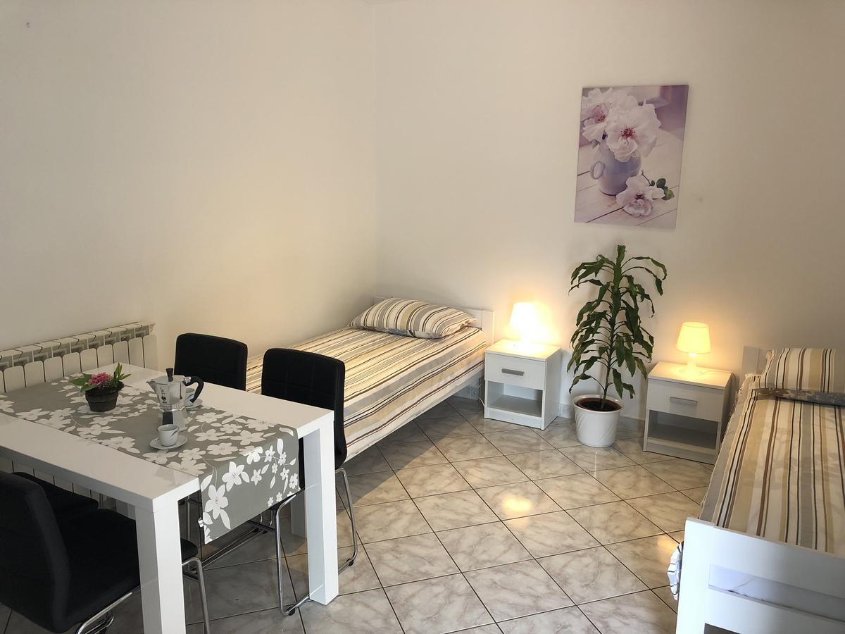 Guest House Renata Plomin Extérieur photo